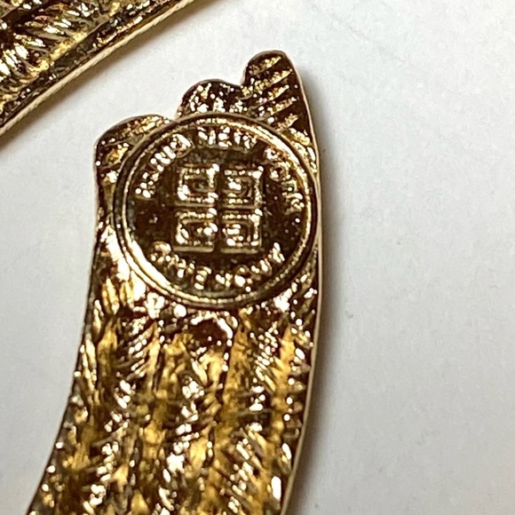 GIVENCHY Textured Gold Tone Post Pierced Earrings 80's  French Couture - Picture 8 of 12